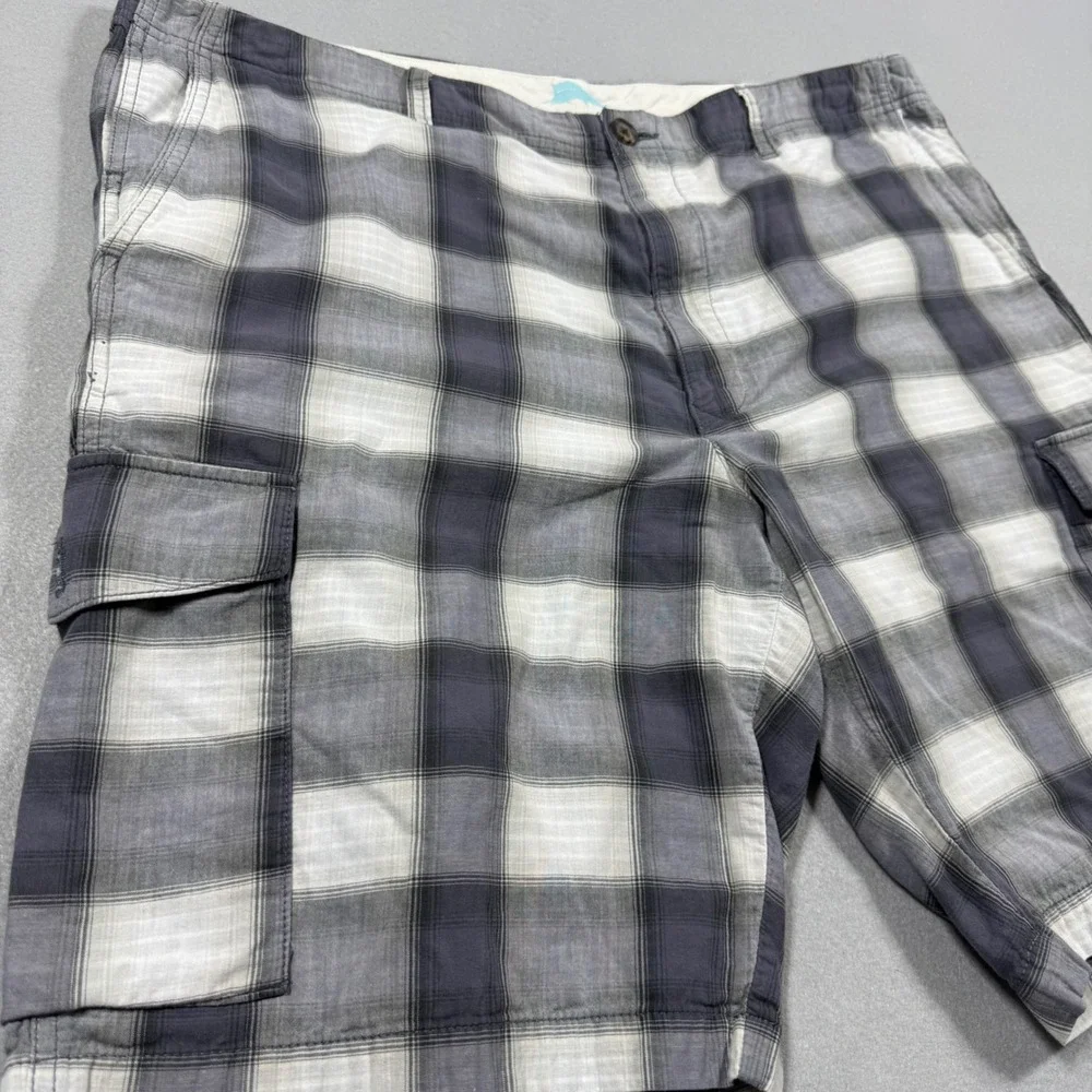 Tommy Bahama Mens Grey White Plaid Cargo Shorts Size 38 Cotton Casual Summer